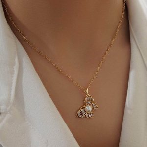 گردنبند پروانه ای طرح طلا