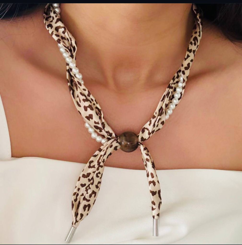 گردنبند پارچه ای پلنگی