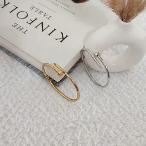 دستبند میخ کارتیه طرح طلا